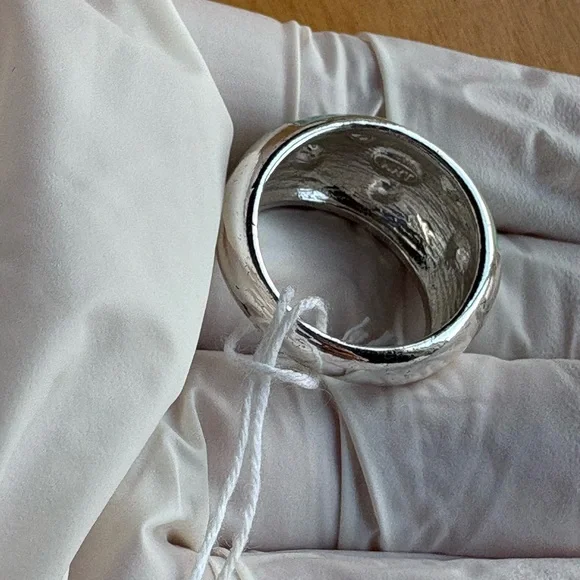 Avon Silver-Tone Ring with Aqua and Rhinestone Accents - Picture 4 of 6